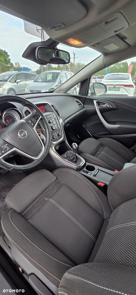 Opel Astra 1.6 T Cosmo - 24