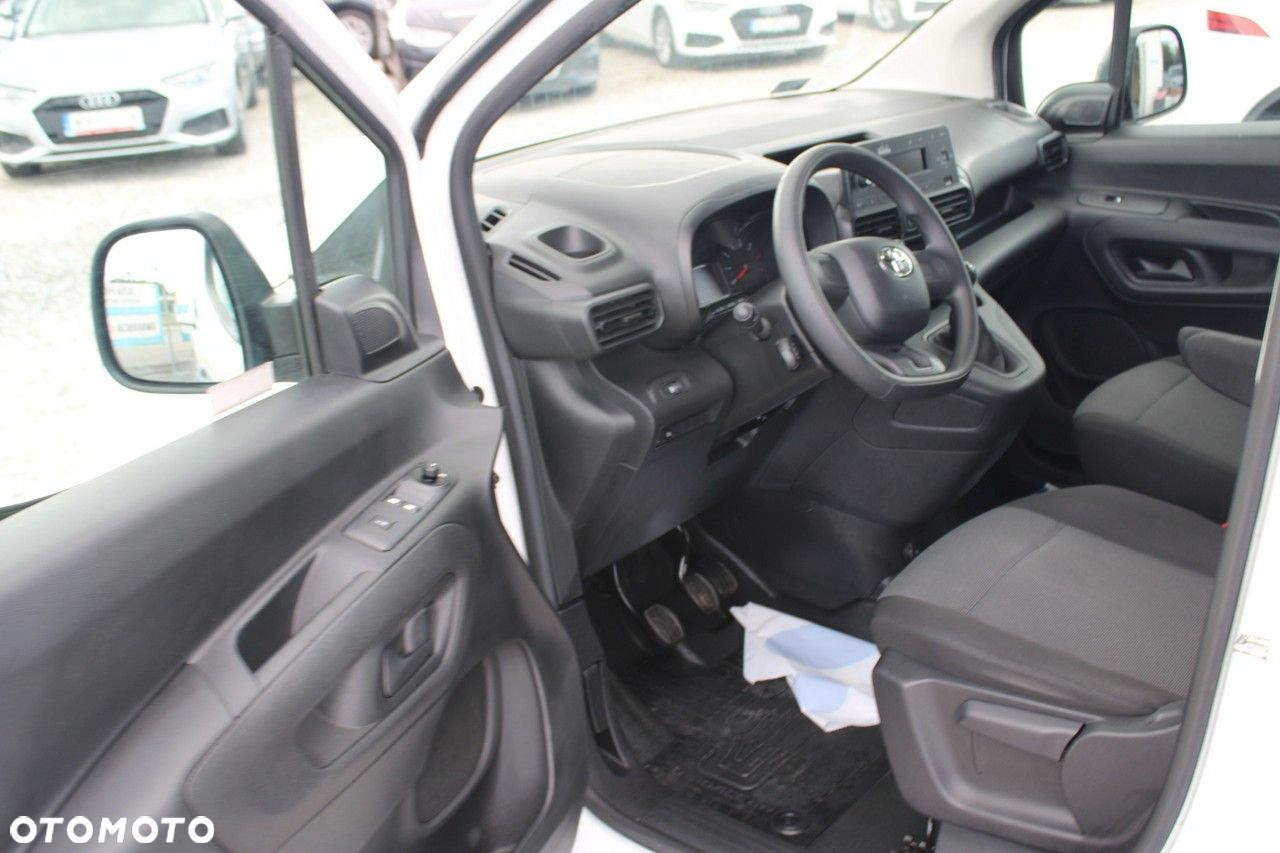 Toyota Proace City - 13