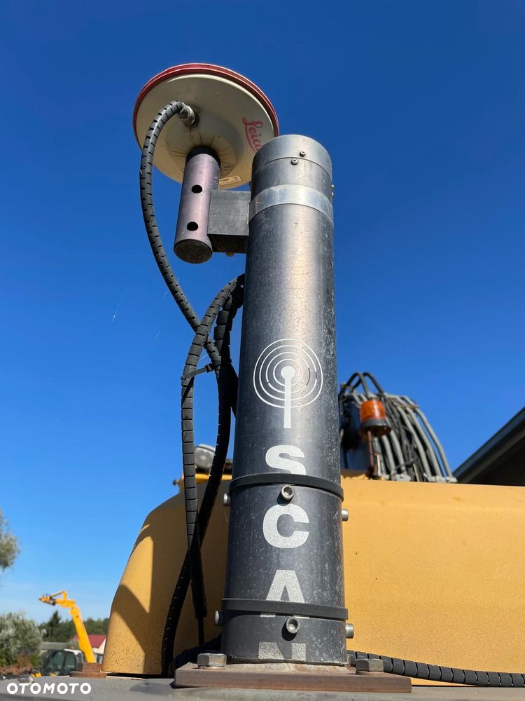 Volvo EC220DL - 16