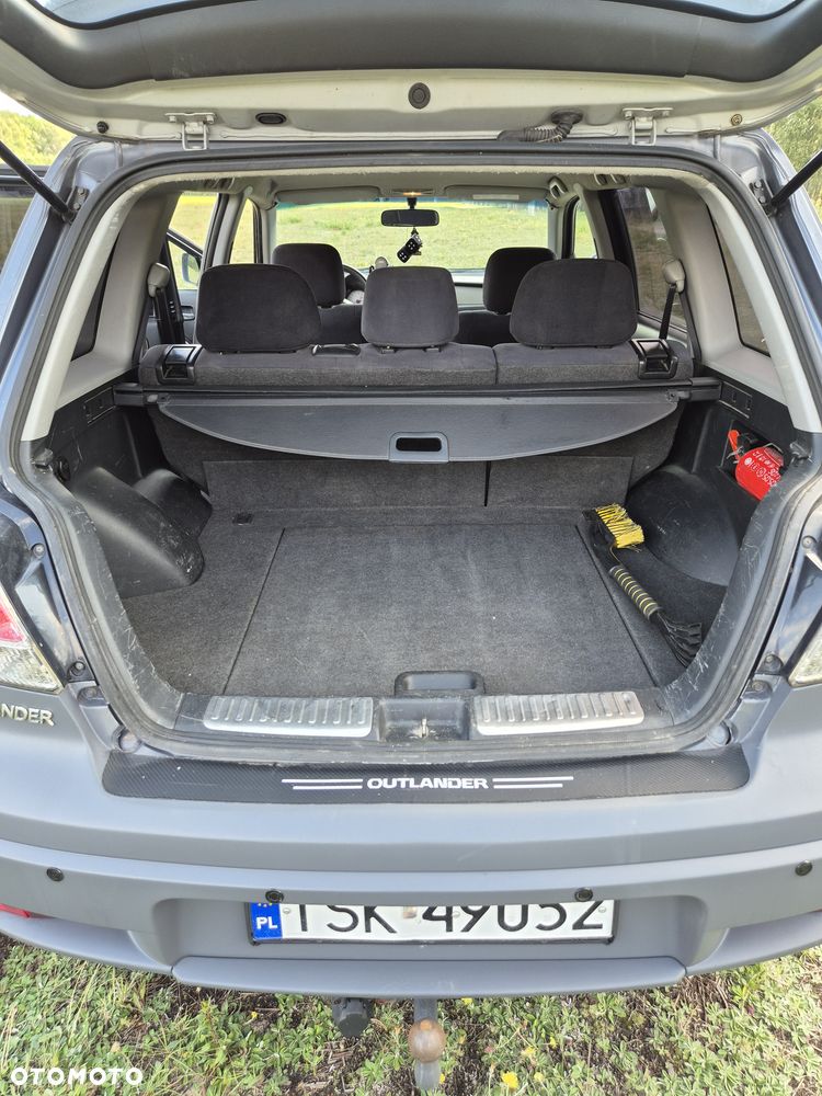 Mitsubishi Outlander 2.0 Comfort 4WD - 14