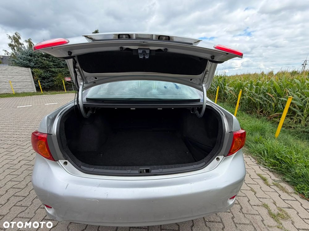 Toyota Corolla - 12