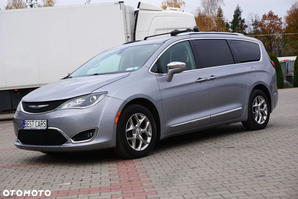 Chrysler Pacifica - 1