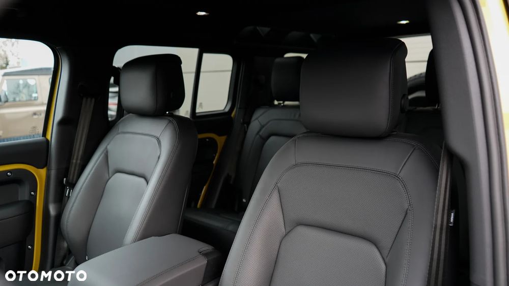 Land Rover Defender 3.0 D350 mHEV Trophy Edition Deep Sandglow - 26