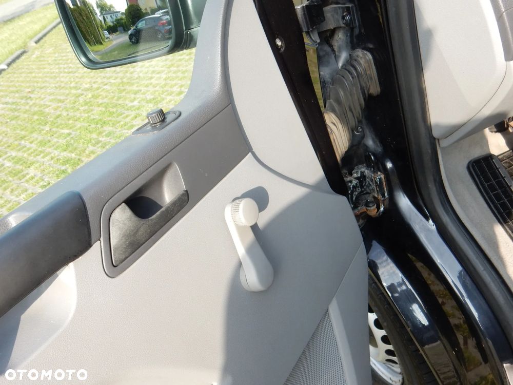 Volkswagen Transporter - 11