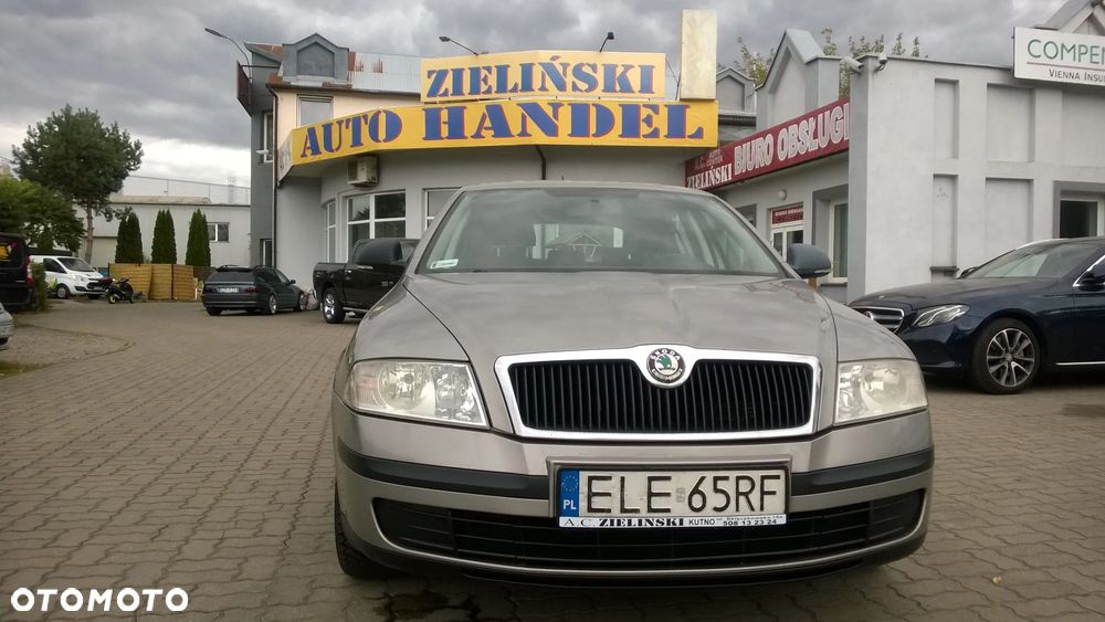 Skoda Octavia 1.6 Elegance - 9