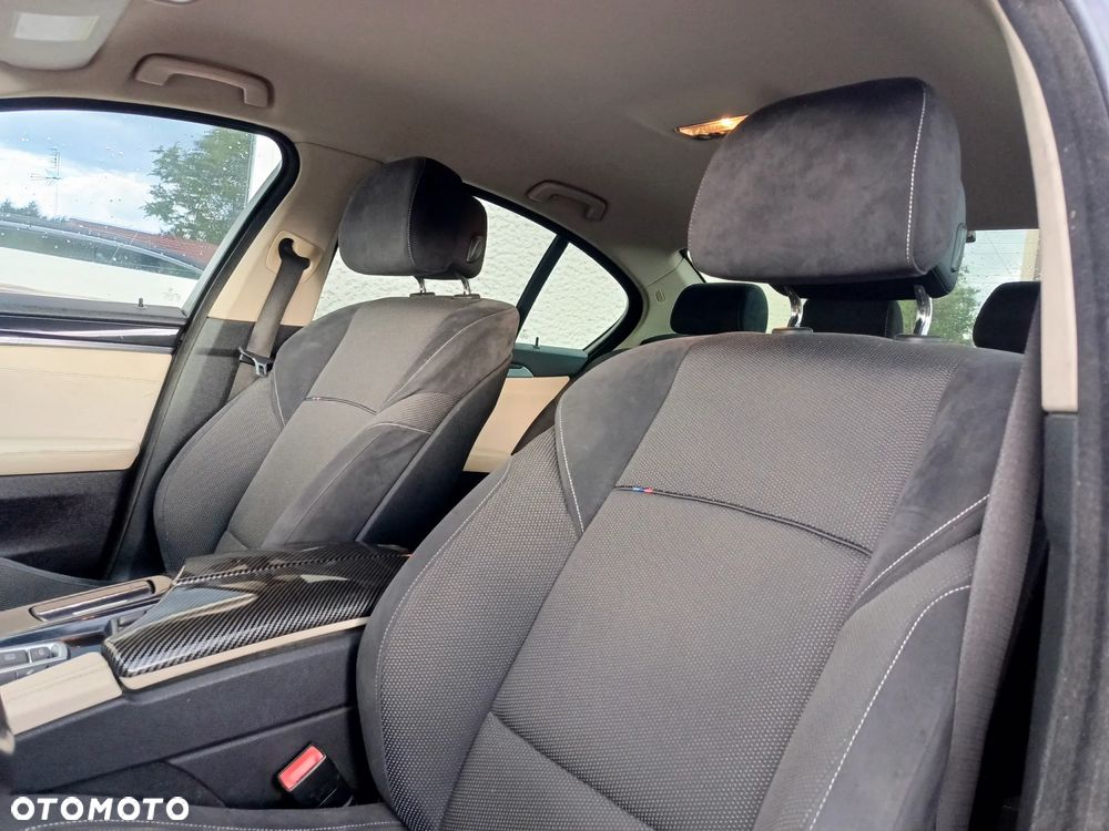 BMW Seria 5 520d Luxury Line - 9
