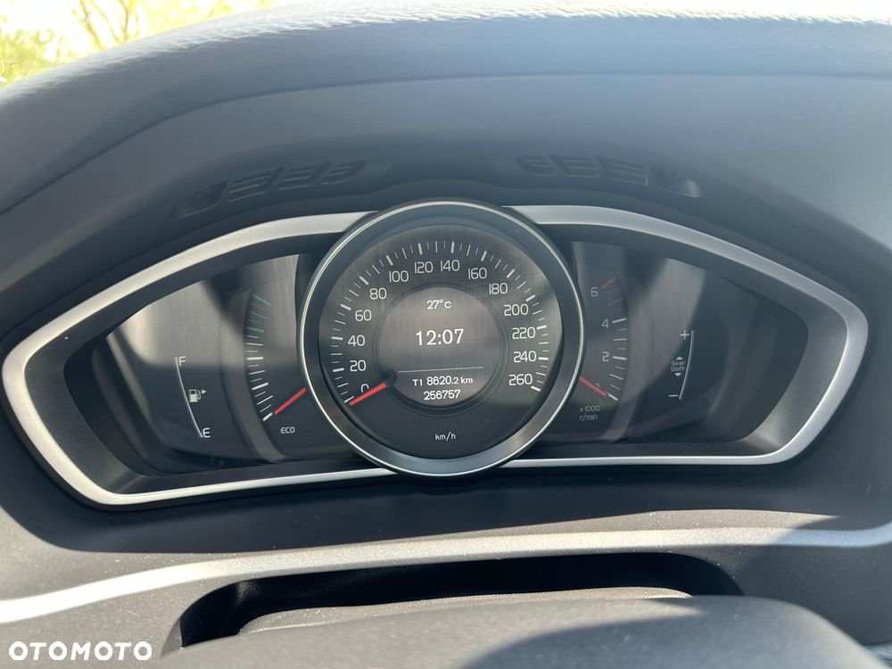 Volvo V40 D3 Summum - 8