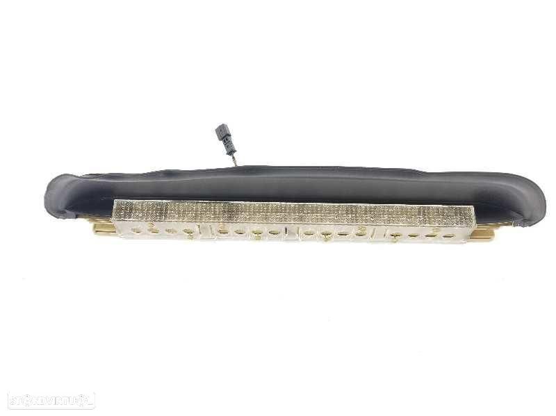 FAROLIM TRASEIRO CENTRAL BMW SERIE 3 COUPE E46 - 1