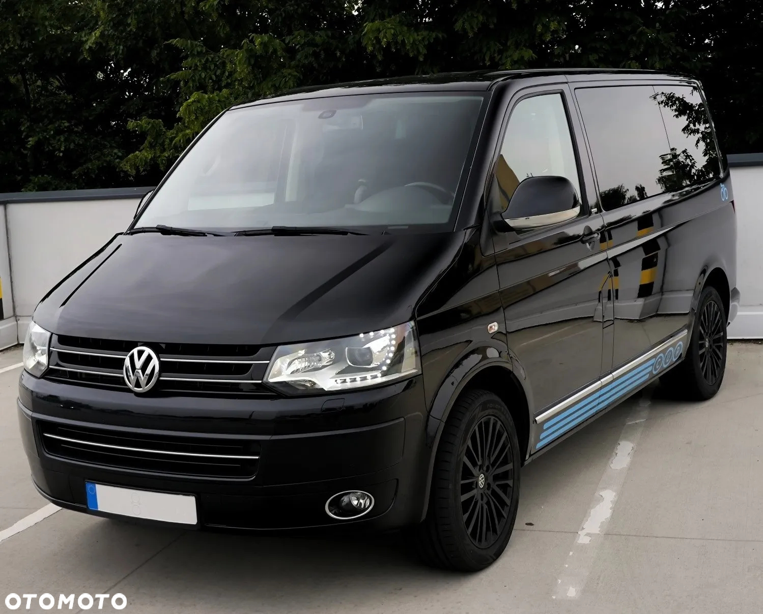 Volkswagen Multivan - 2