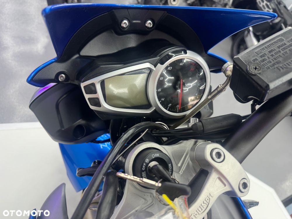 Triumph Street Triple - 37