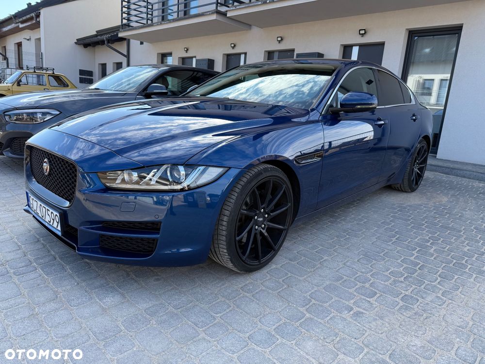 Jaguar XE 2.0 D Prestige - 1