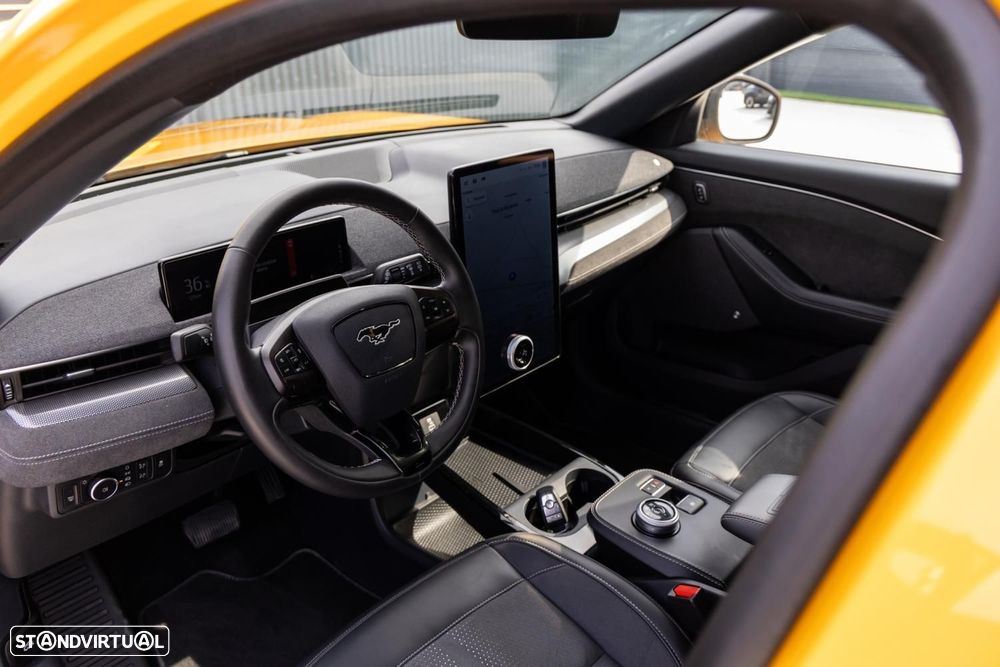 Ford Mustang Mach-E GT AWD - 30