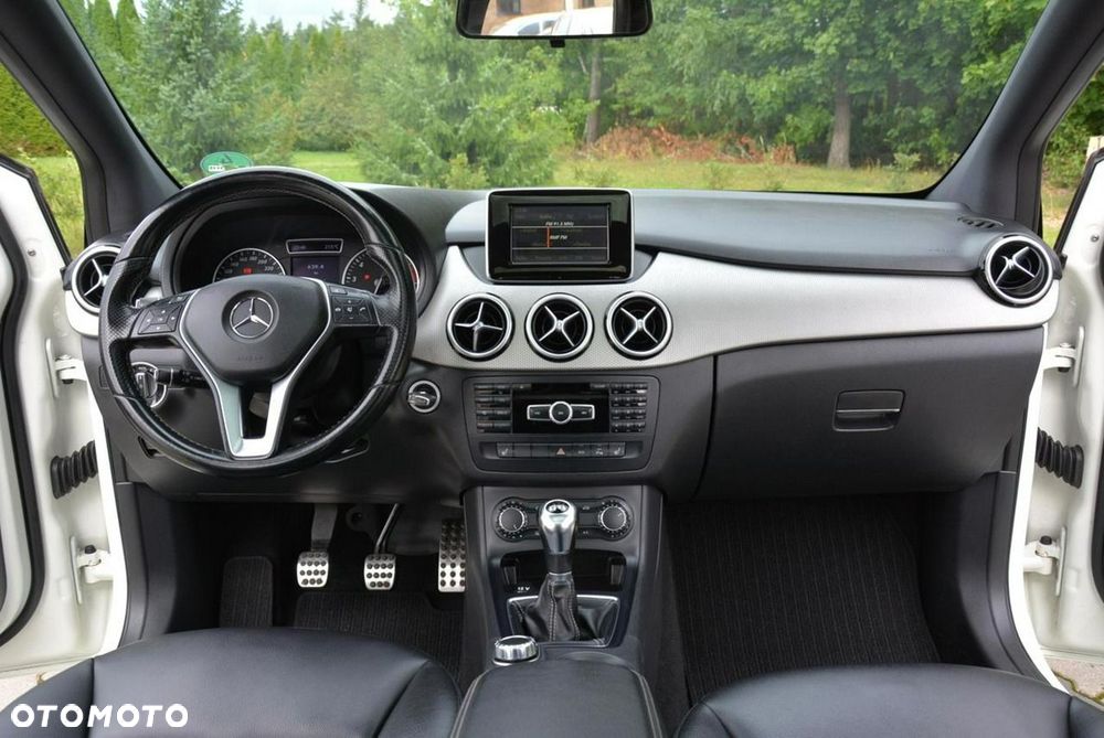 Mercedes-Benz Klasa B 180 Style - 23
