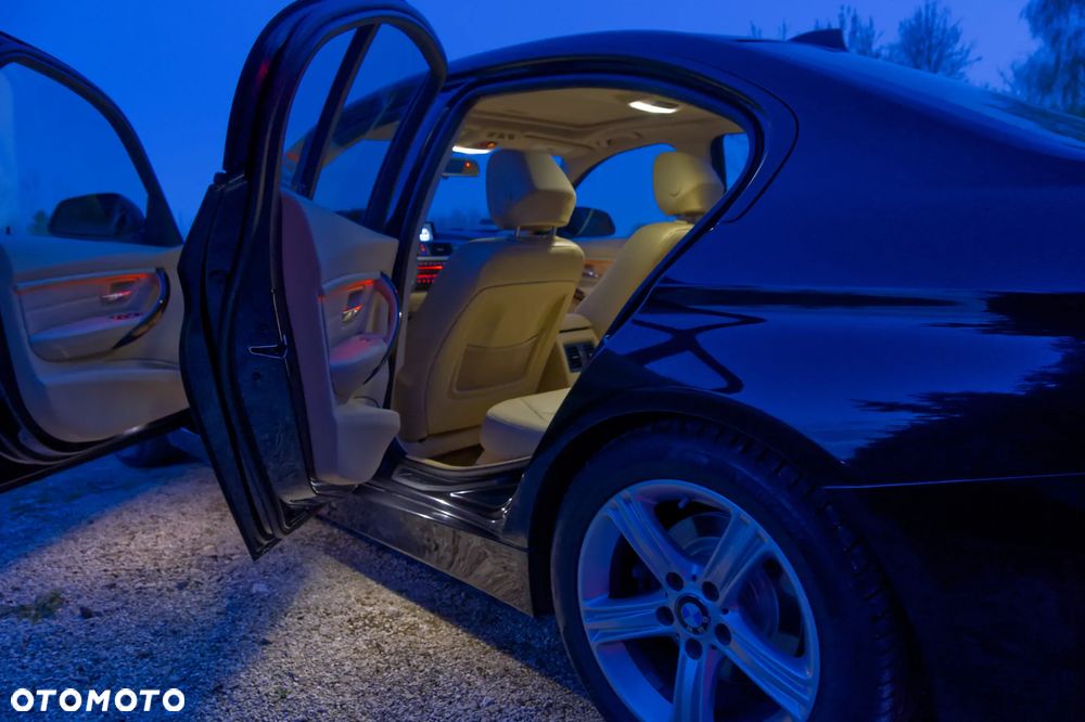 BMW Seria 3 328i - 6