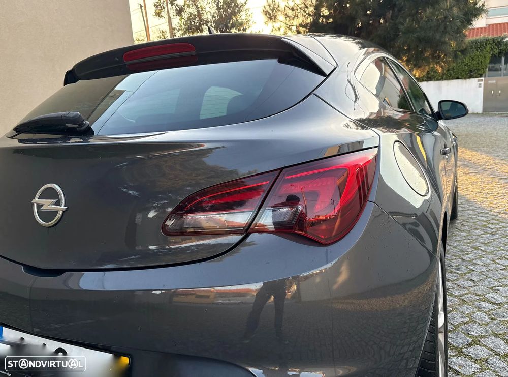 Opel Astra GTC - 21