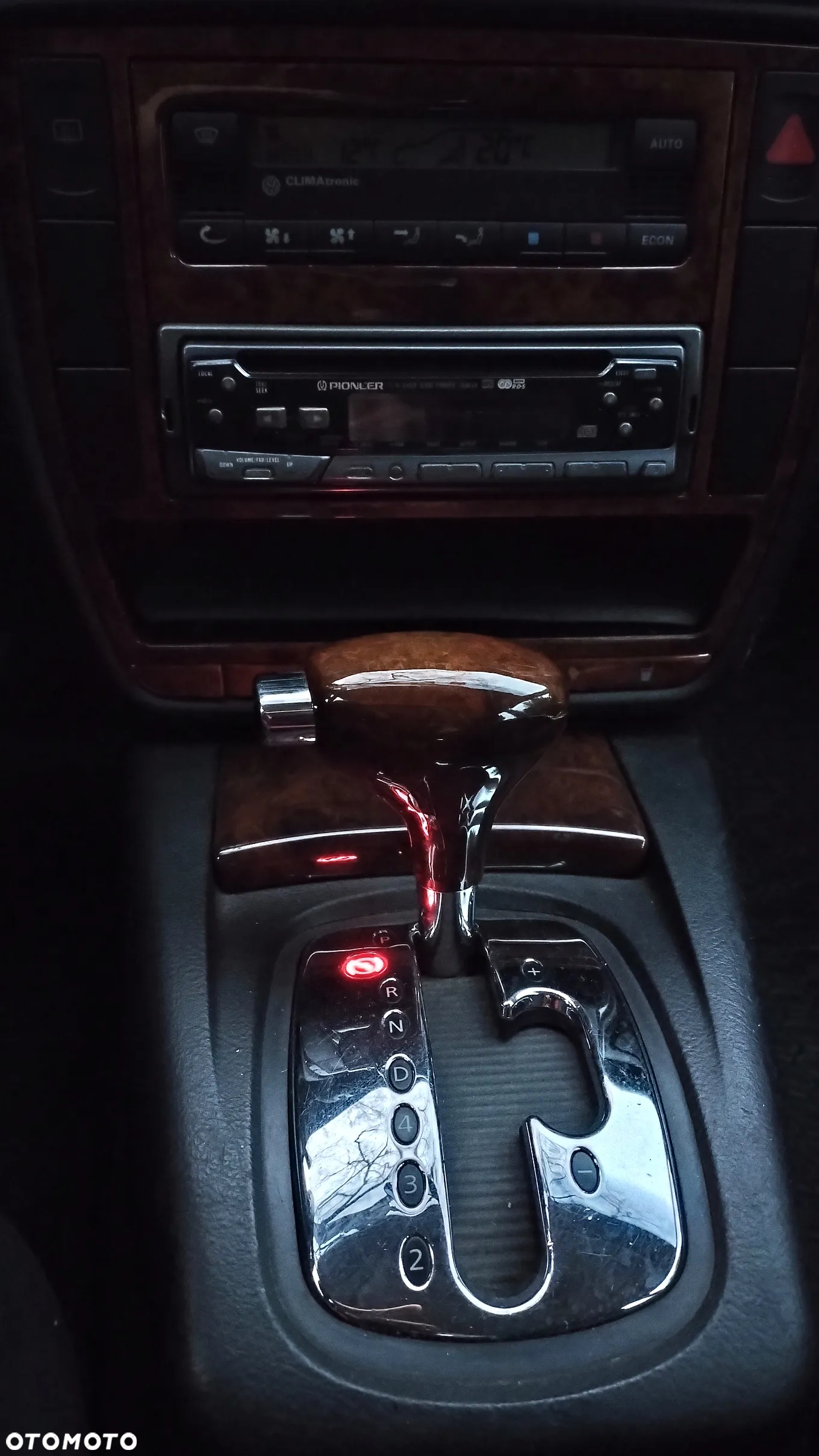 Volkswagen Passat - 31