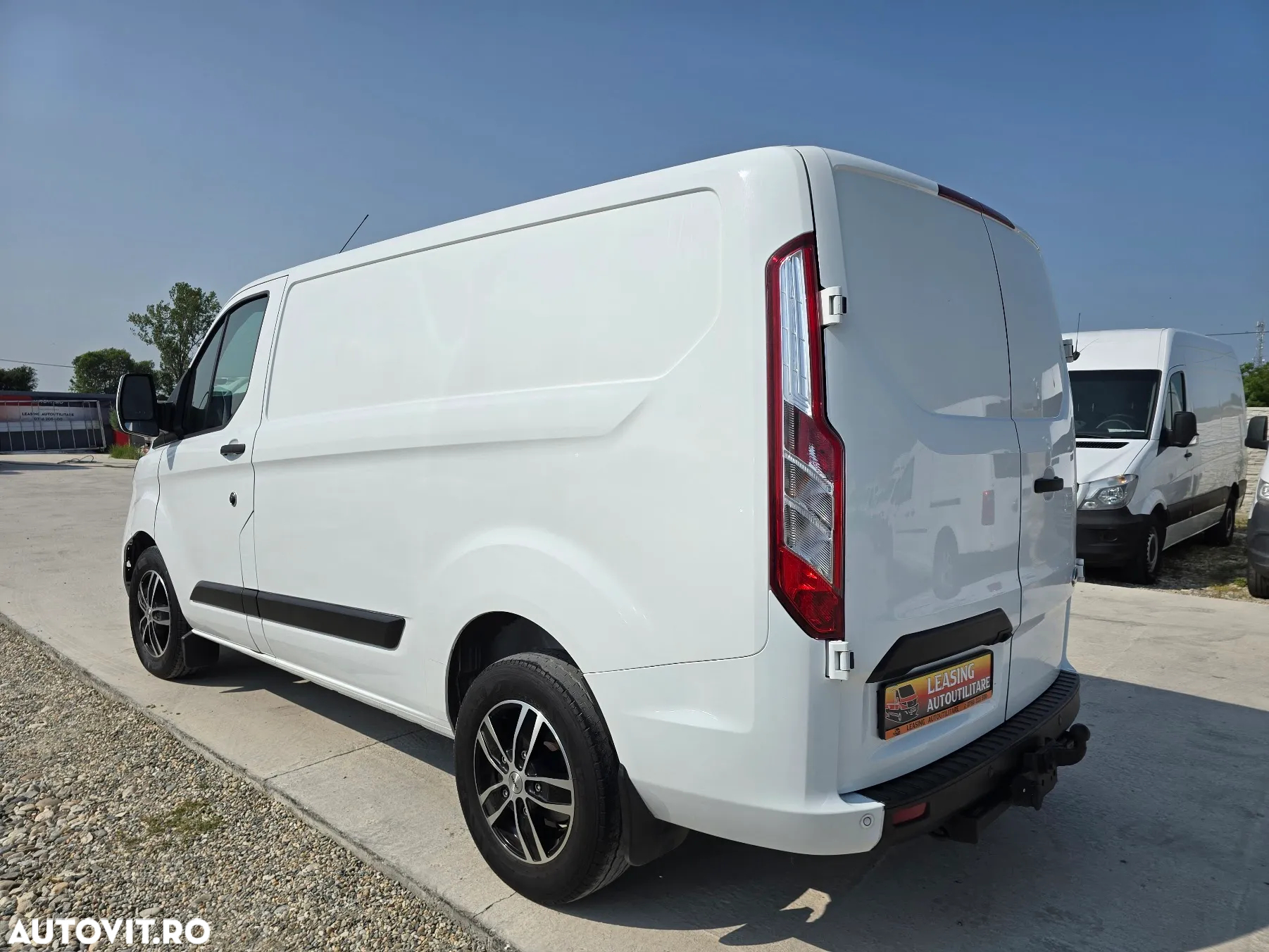 Ford Transit New Custom L1H1 Premium Edition - 10