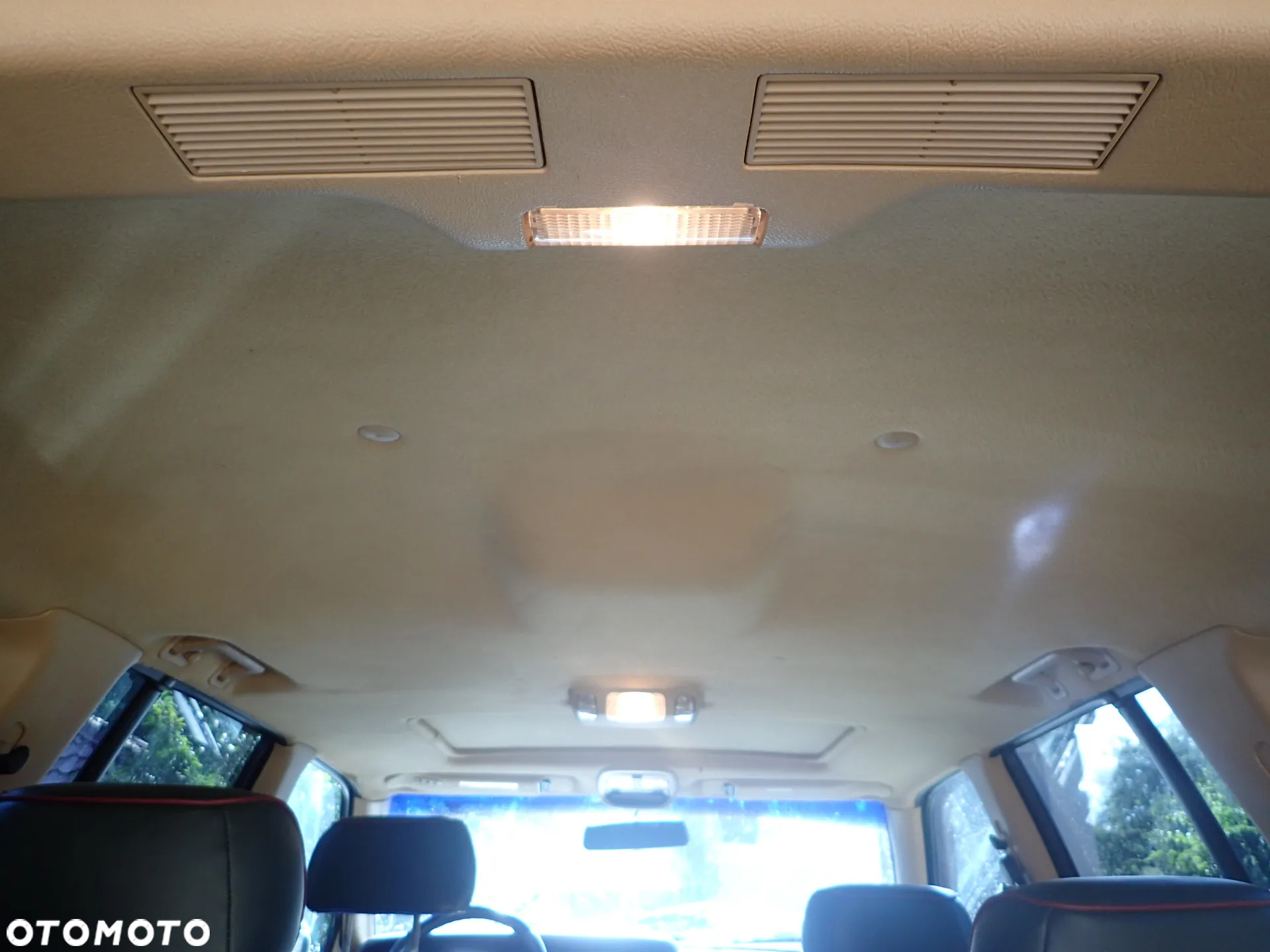 Jeep Grand Cherokee - 34