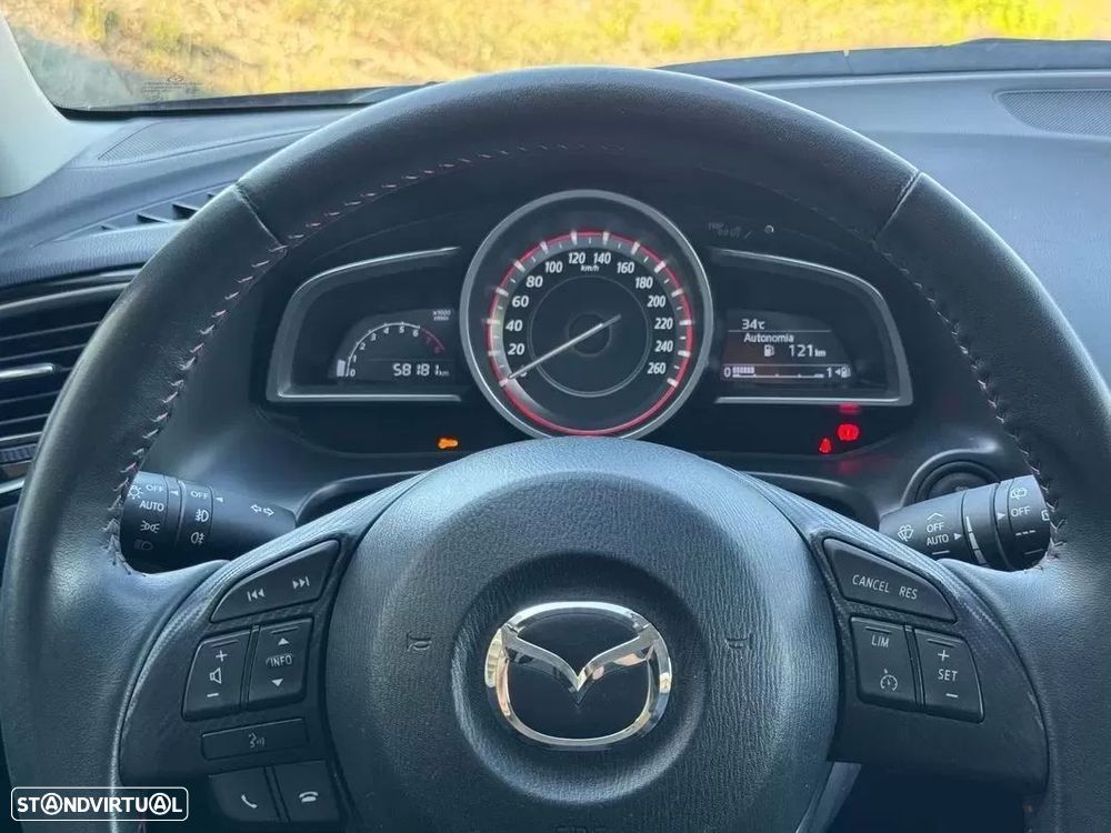 Mazda 3 Hatchback 1.5 Sky-G Evolve Navi - 13