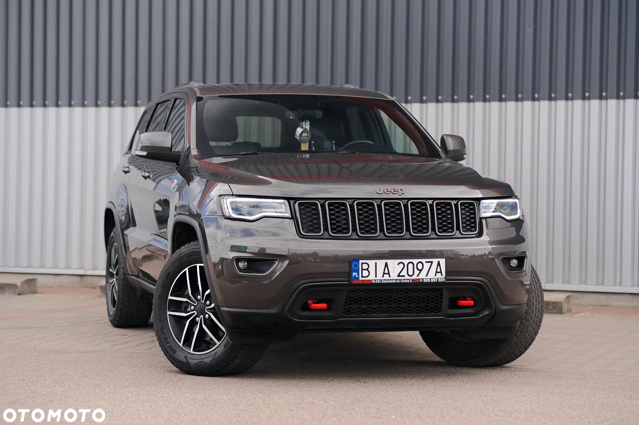 Jeep Grand Cherokee - 36