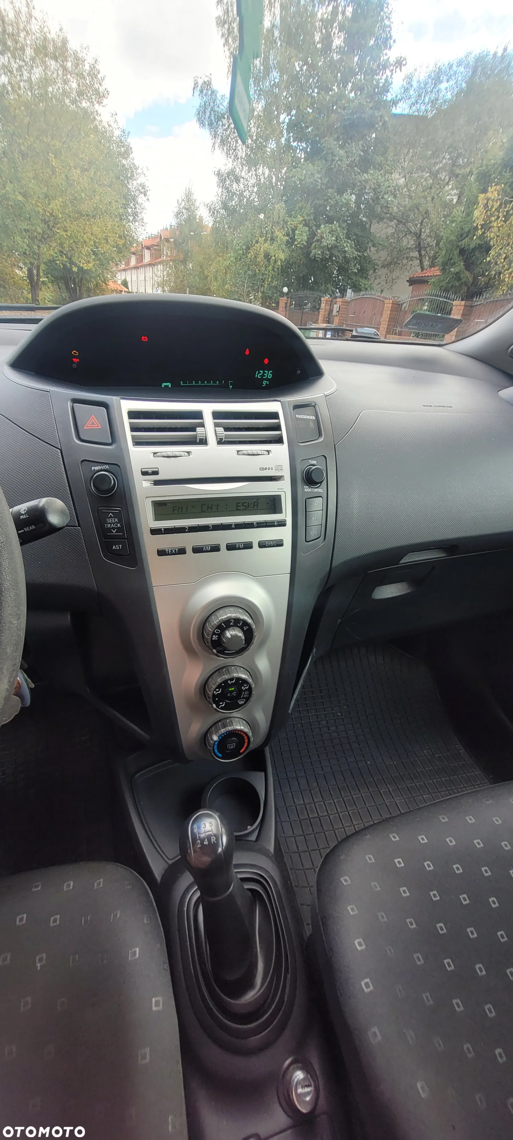 Toyota Yaris 1.3 Sol - 11