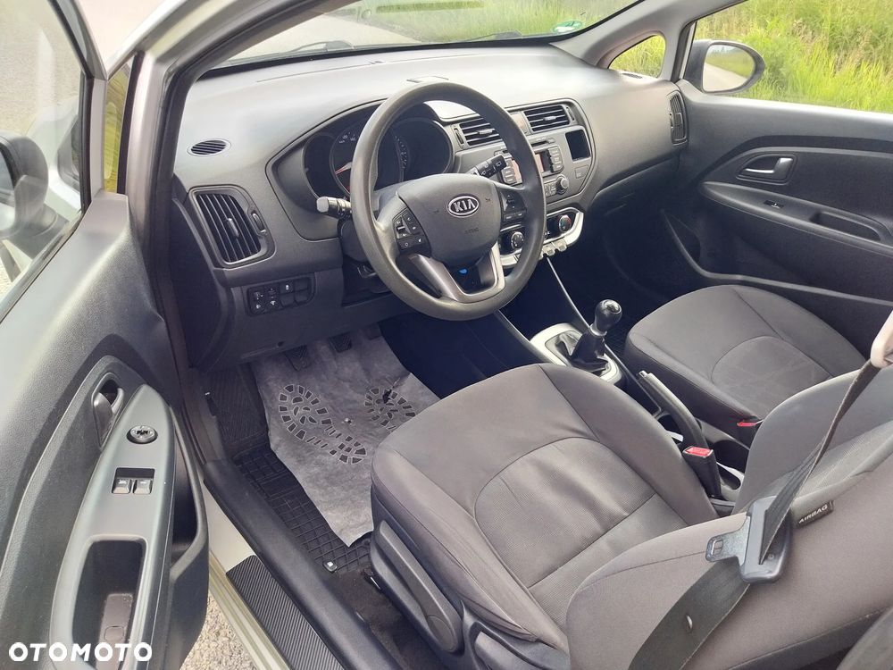 Kia Rio - 5