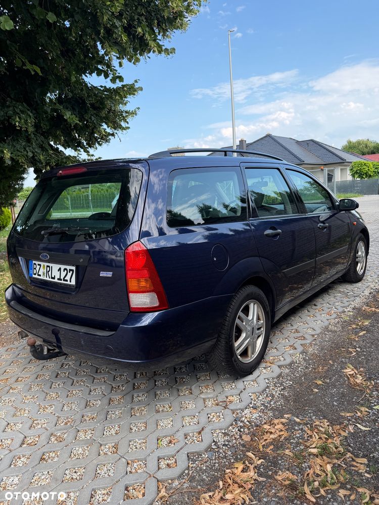 Ford Focus 1.8 Futura - 6