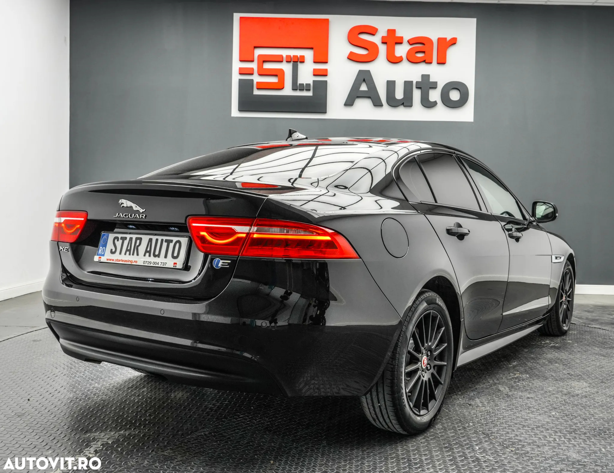 Jaguar XE 2.0 R-Sport - 6
