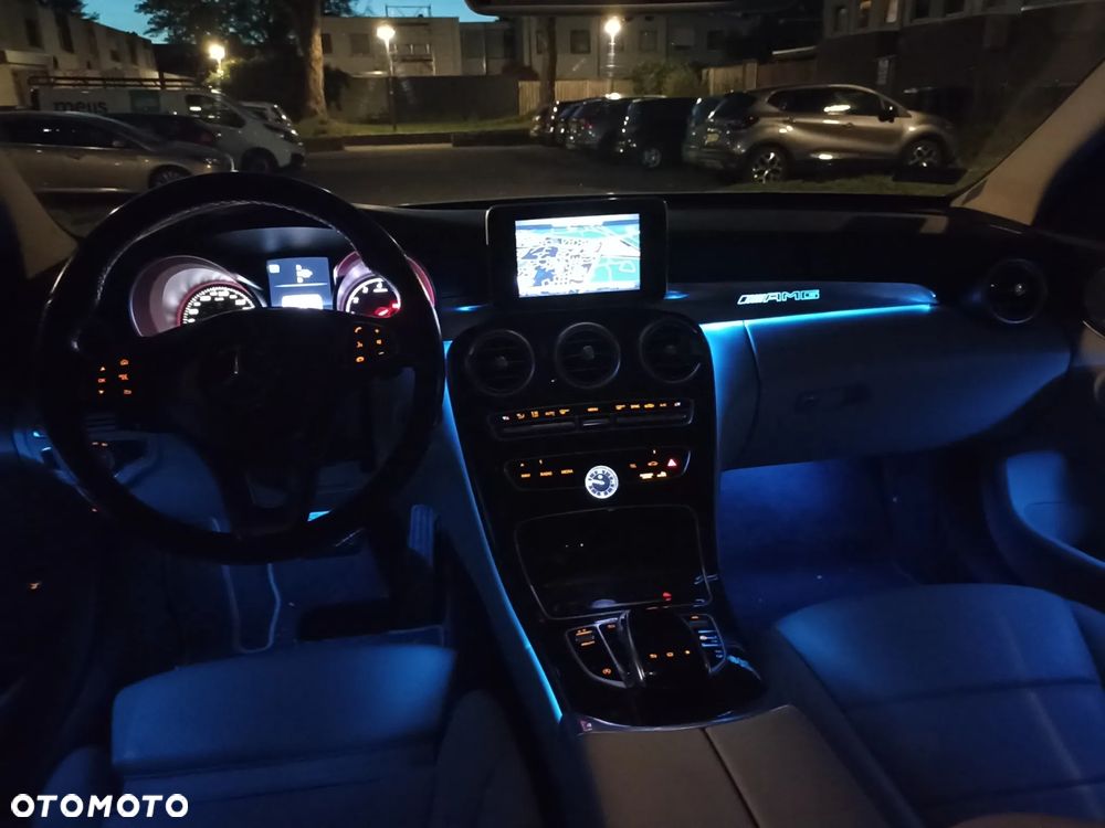 Mercedes-Benz Klasa C 300 7G-TRONIC - 25