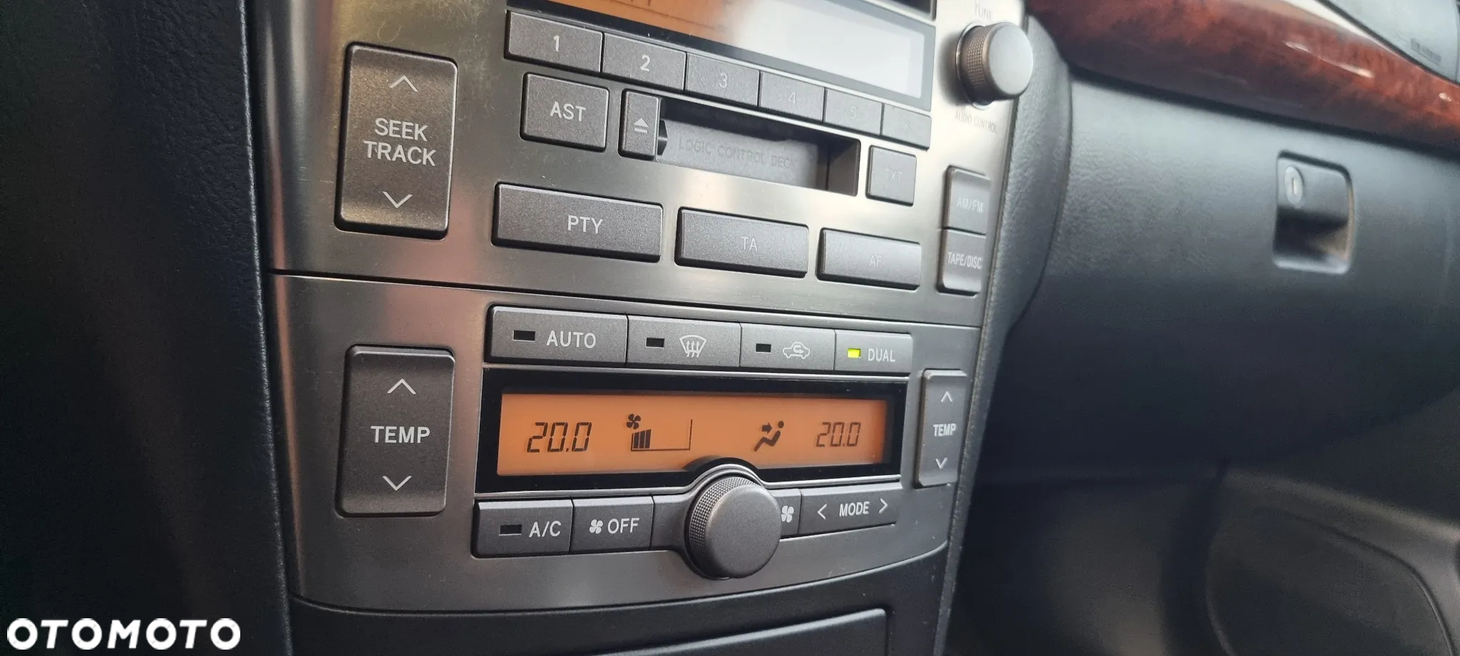 Toyota Avensis - 15