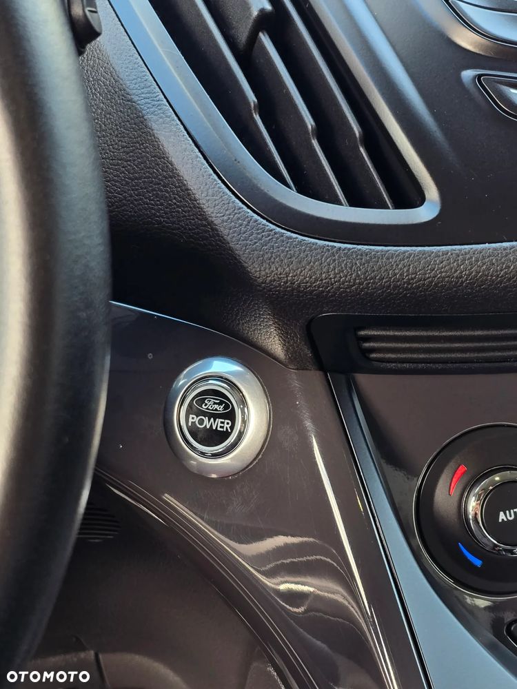 Ford Kuga 2.0 TDCi 2x4 Titanium - 17