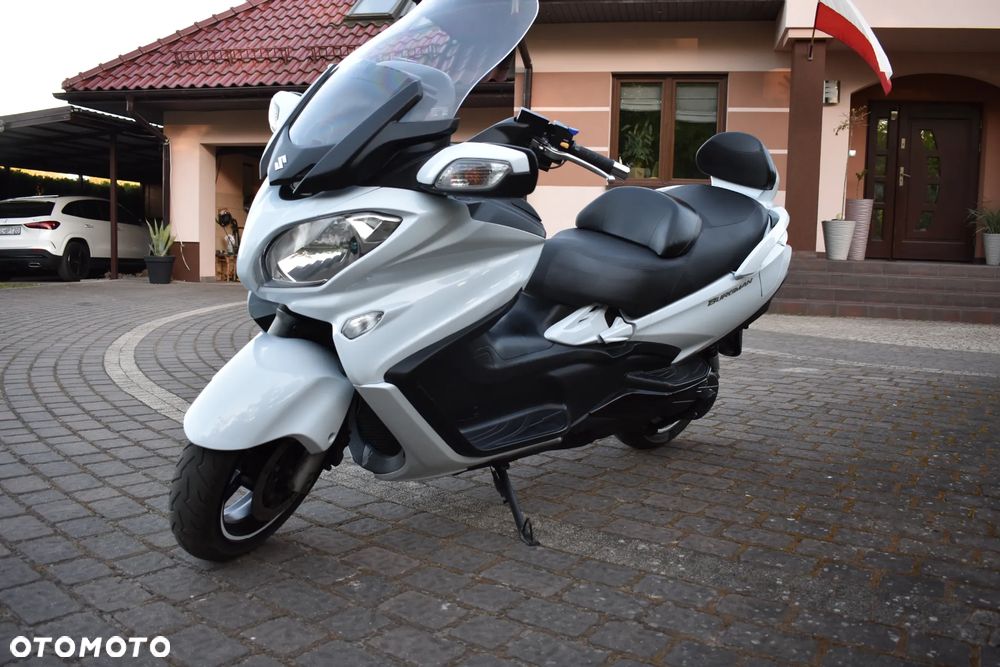 Suzuki Burgman - 18