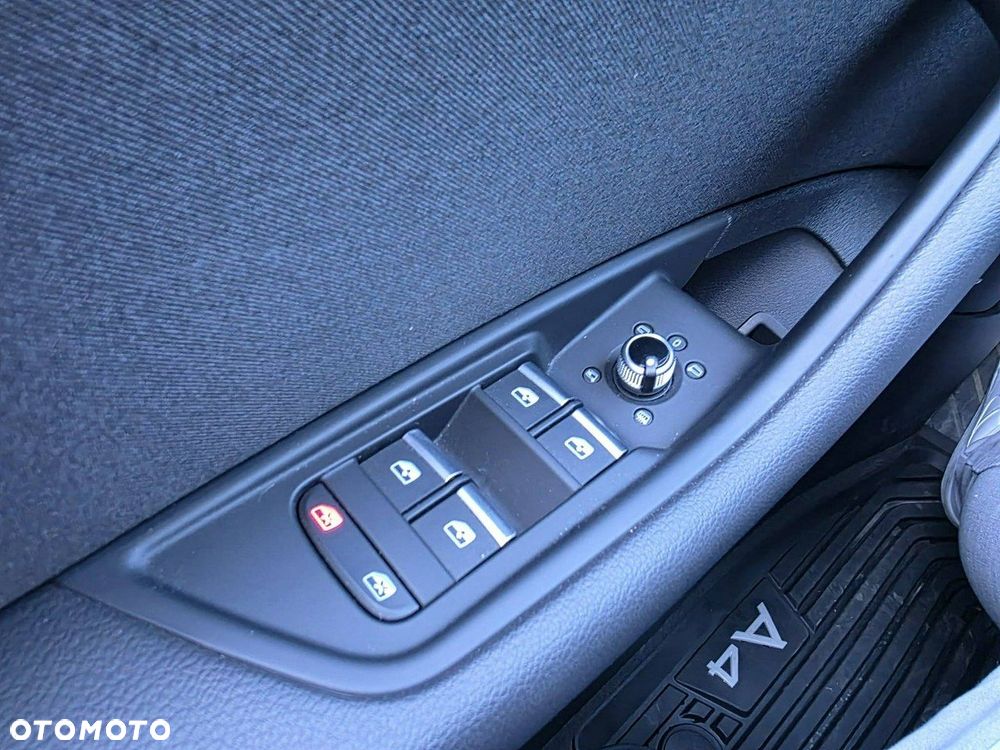 Audi A4 Limousine - 12