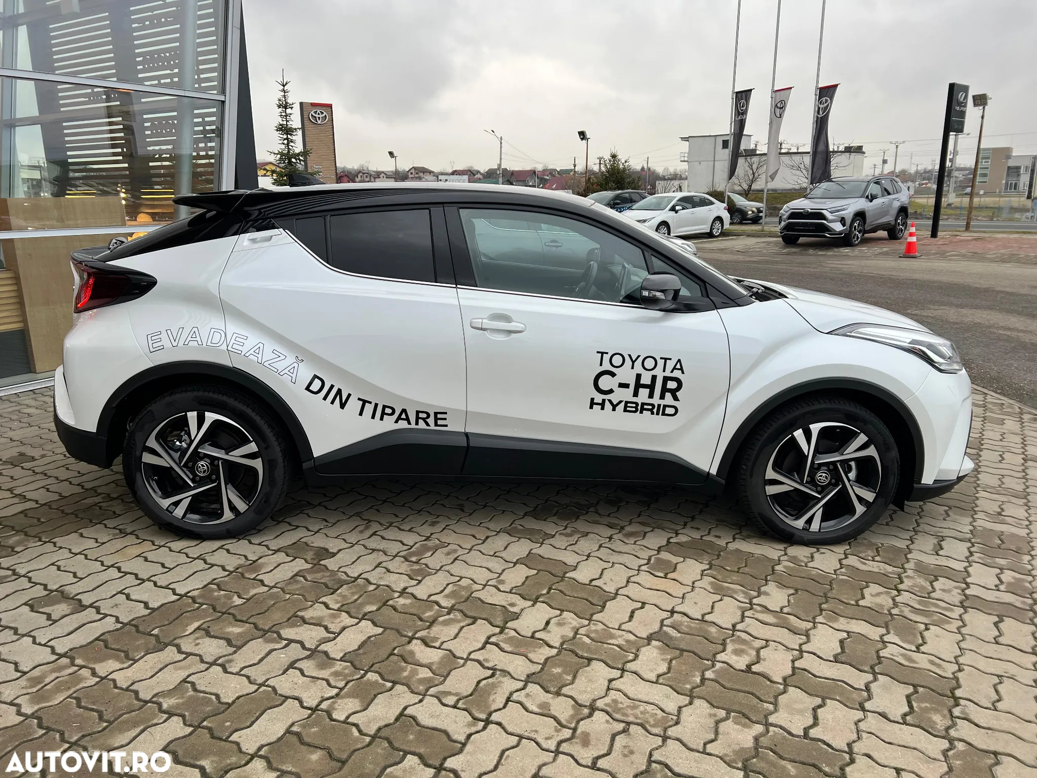 Toyota C-HR 2.0 HSD 184 CP 4x2 CVT Style - 3