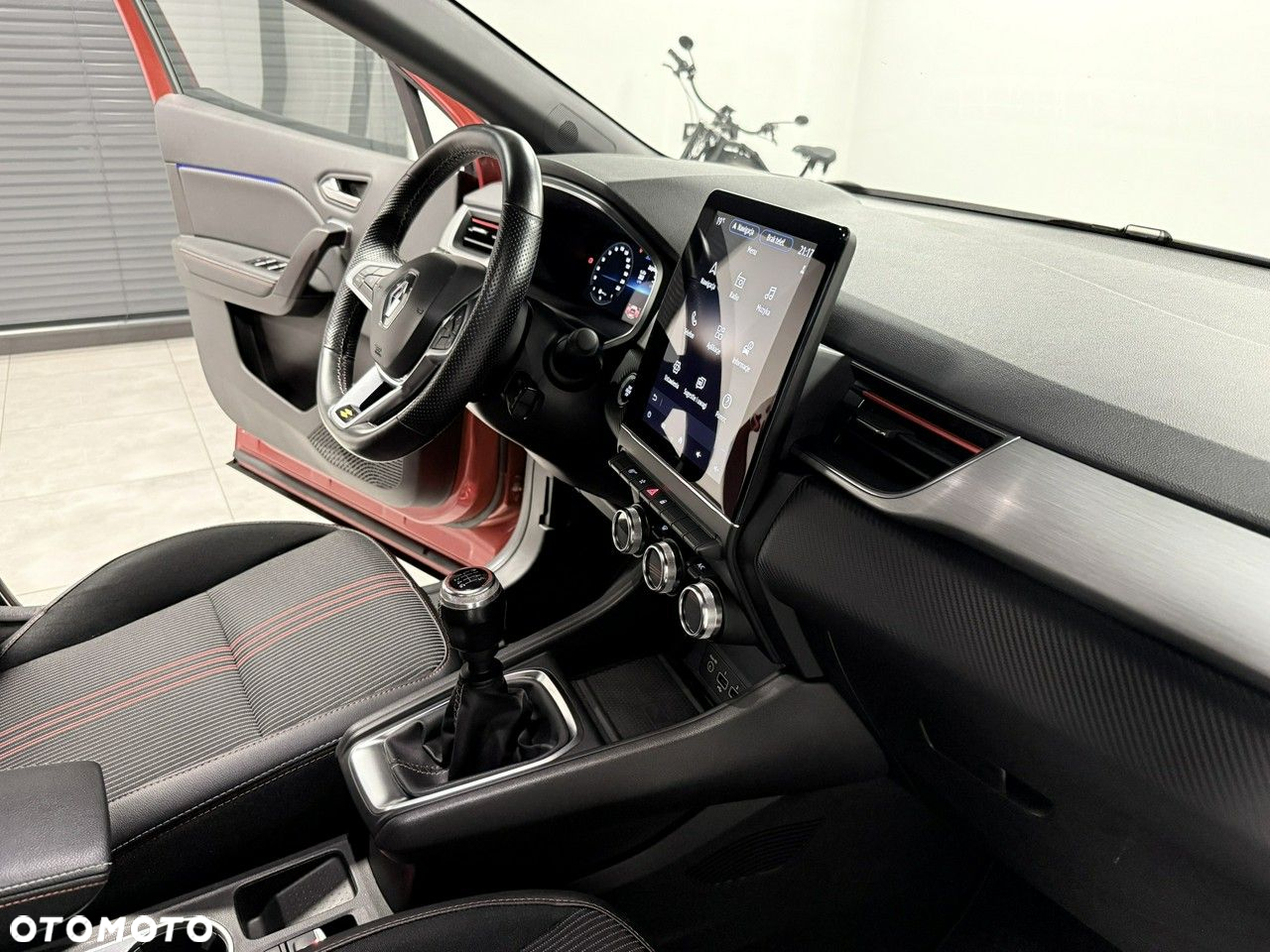 Renault Captur TCe Mild Hybrid 140 GPF TECHNO FAST TRACK - 41