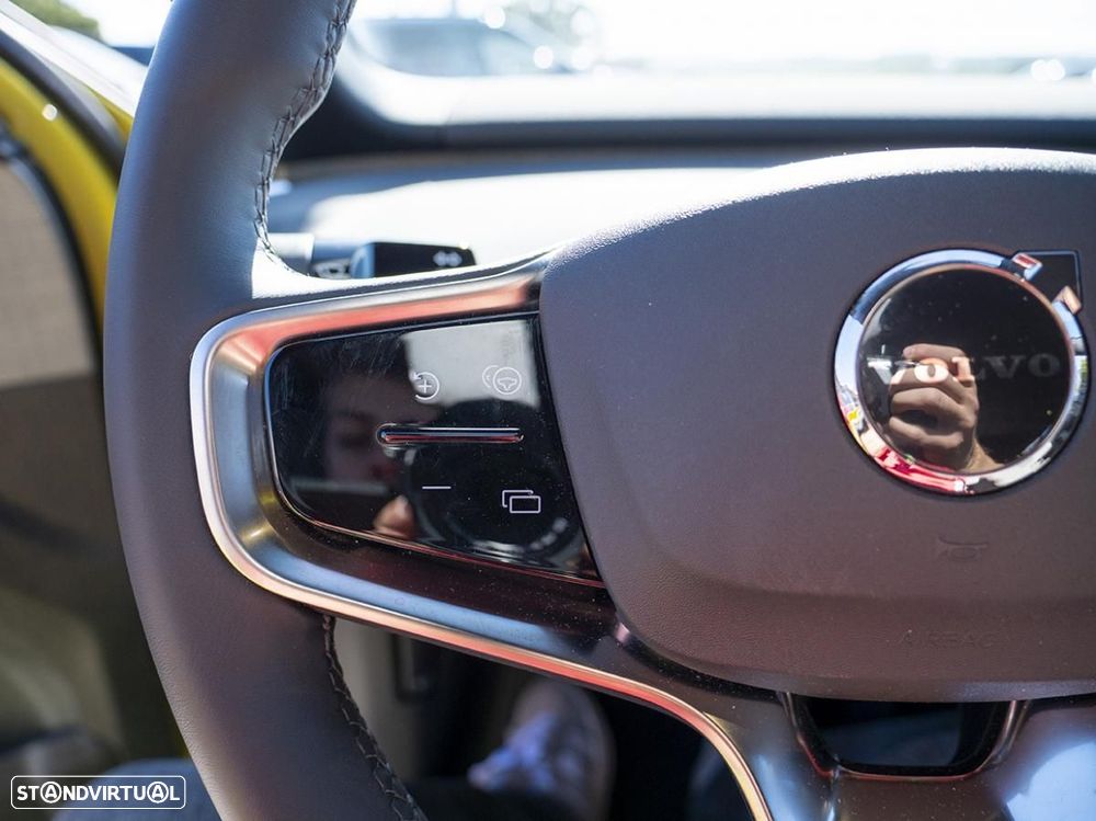 Volvo EX30 Single Motor Extended Range RWD Plus - 31