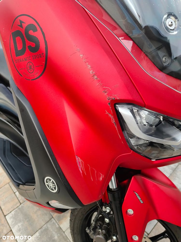 Yamaha NMAX - 11