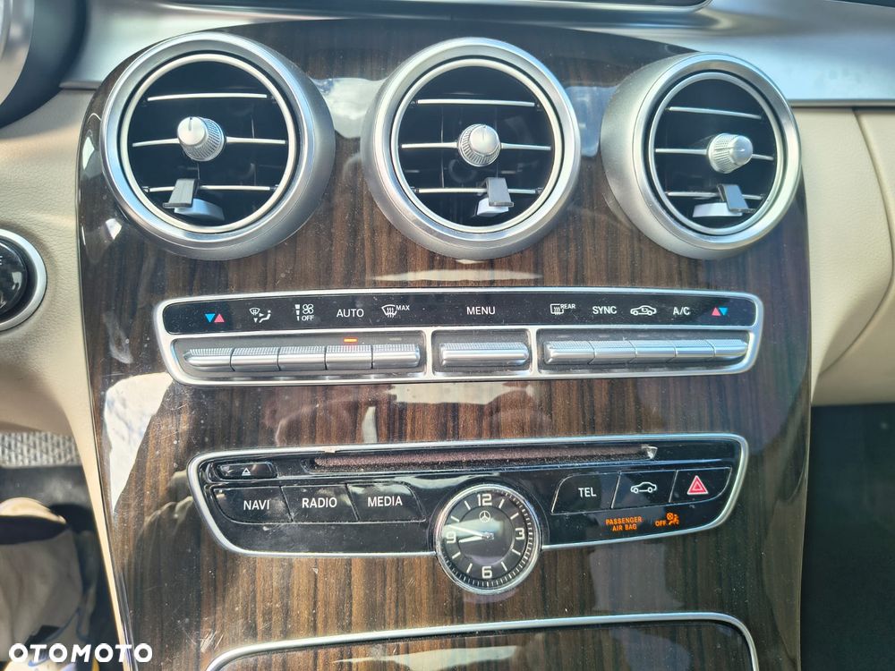 Mercedes-Benz Klasa C 300 4MATIC 9G-TRONIC - 15