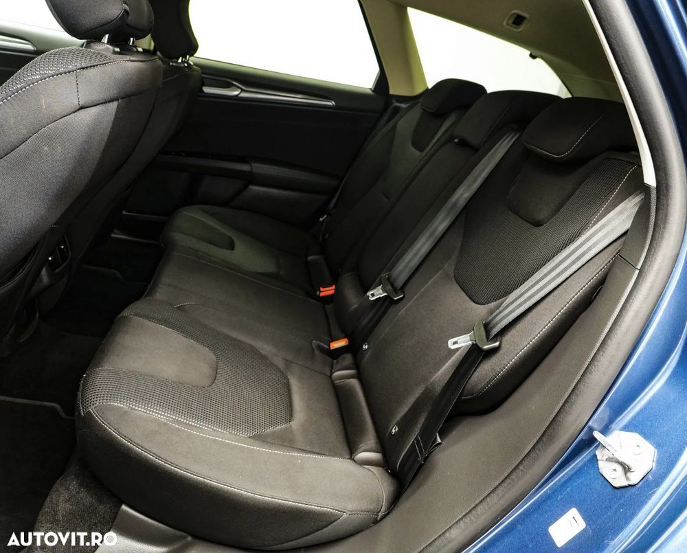 Ford Mondeo 2.0 HEV Titanium - 16