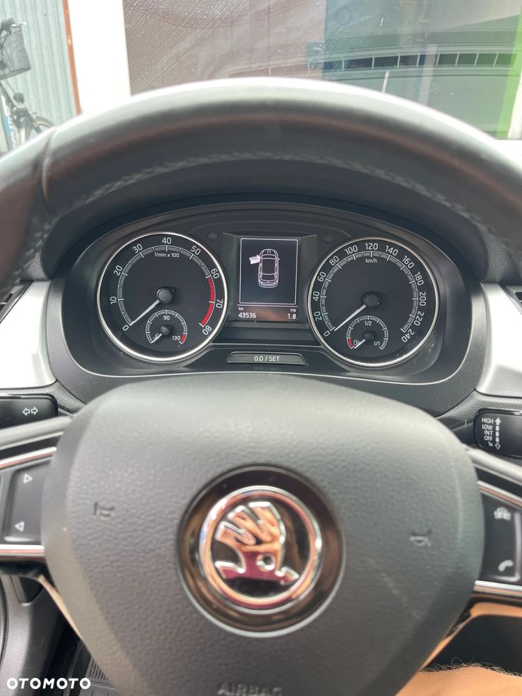 Skoda RAPID 1.0 TSI Ambition - 10