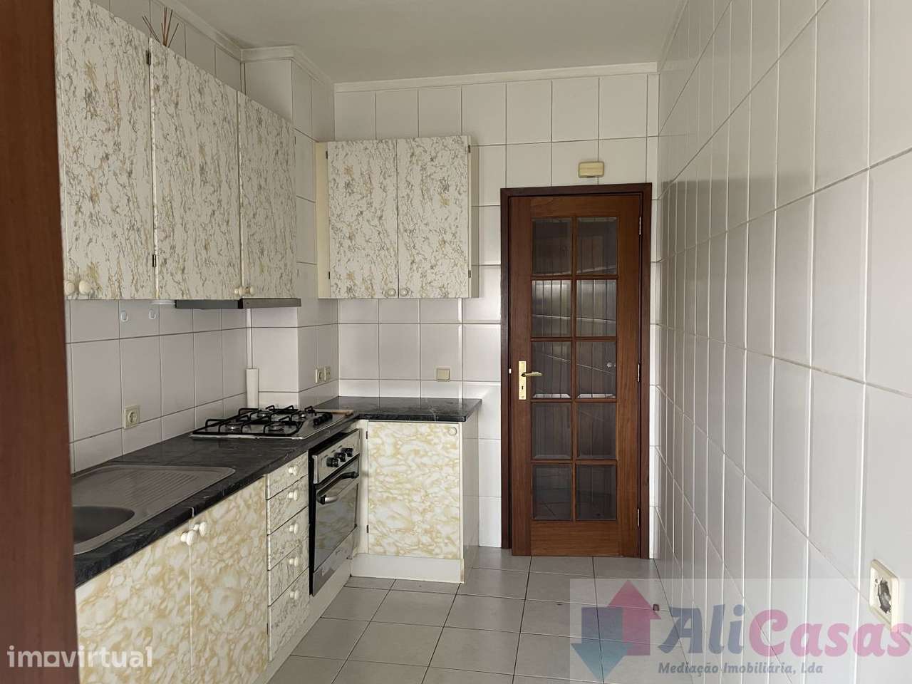 Excelente T2 C/Lugar de garagem e arrumos - Grande imagem: 5/19