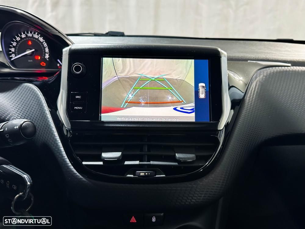 Peugeot 2008 1.2 PureTech Allure - 37