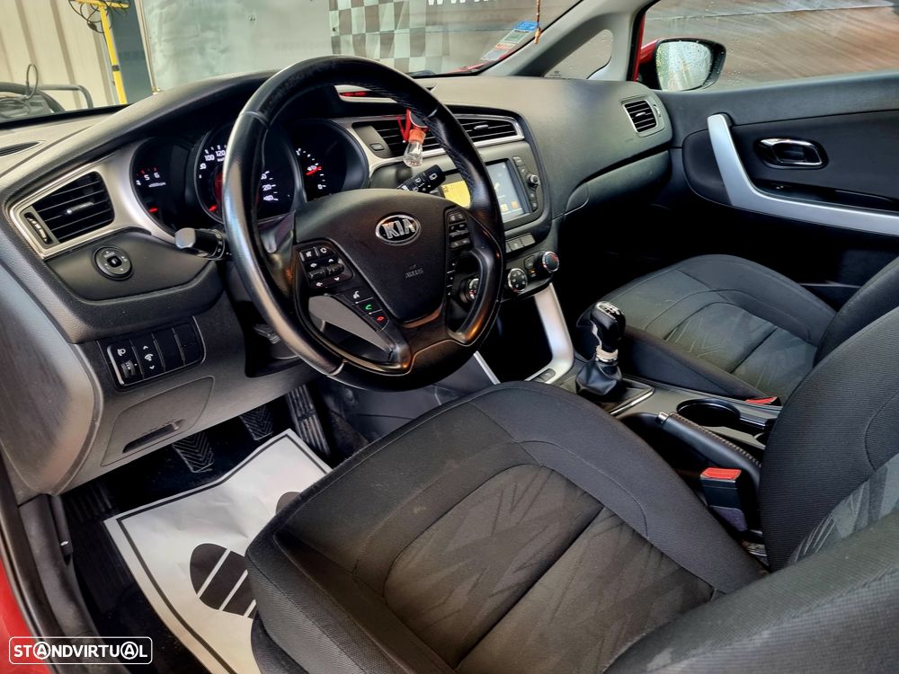 Kia Ceed 1.4 CRDi Nav Line - 24