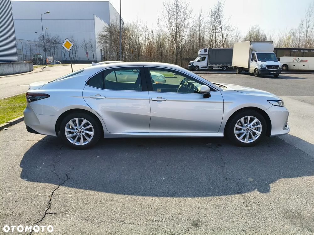 Toyota Camry 2.5 Hybrid Comfort CVT - 6
