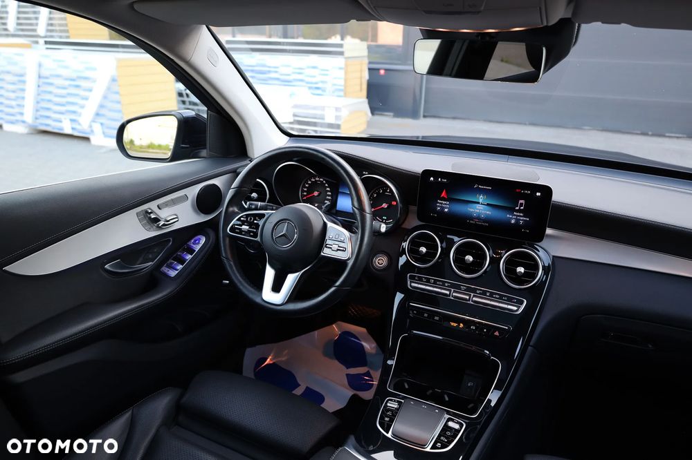 Mercedes-Benz GLC 300 e 4Matic 9G-TRONIC - 30