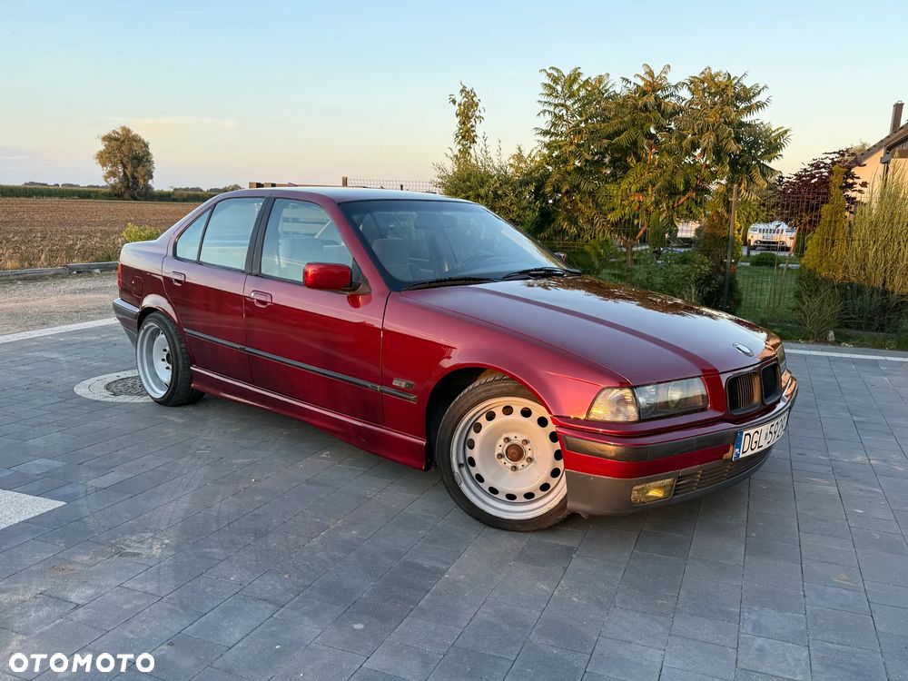 BMW Seria 3 320i - 1