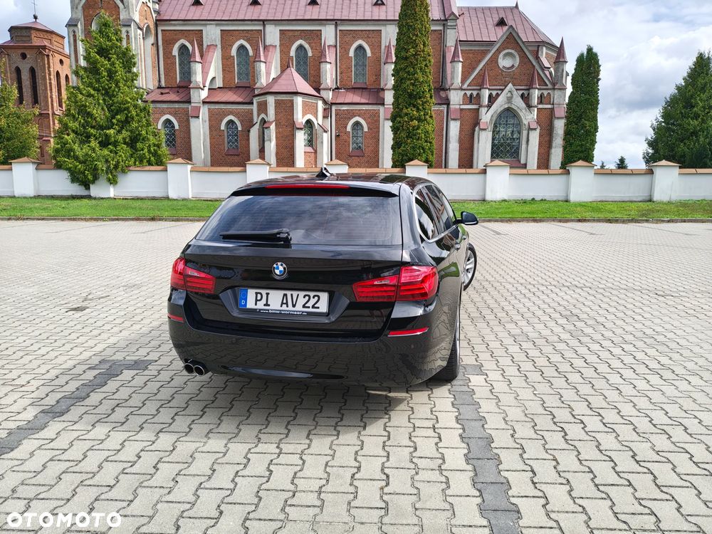 BMW Seria 5 520d xDrive - 10