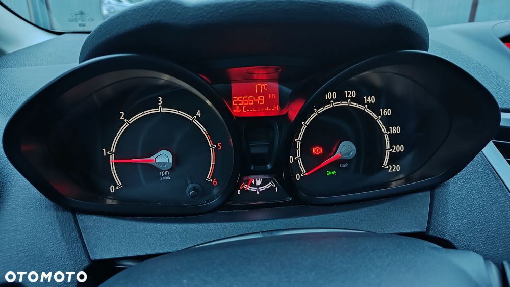 Ford Fiesta 1.4 TDCi Champions Edition - 15