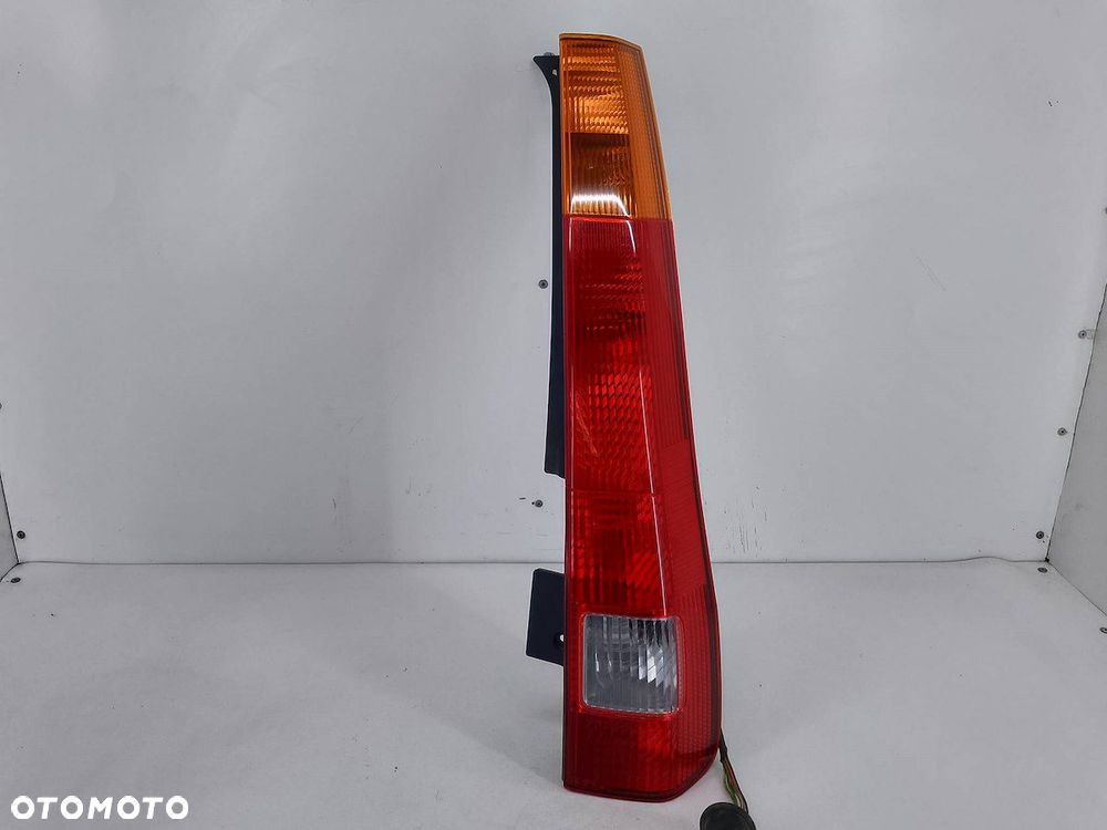 LAMPA TYLNA PRAWA HONDA CR-V II 3350A-SCA-G000 2VP238014-02 - 1