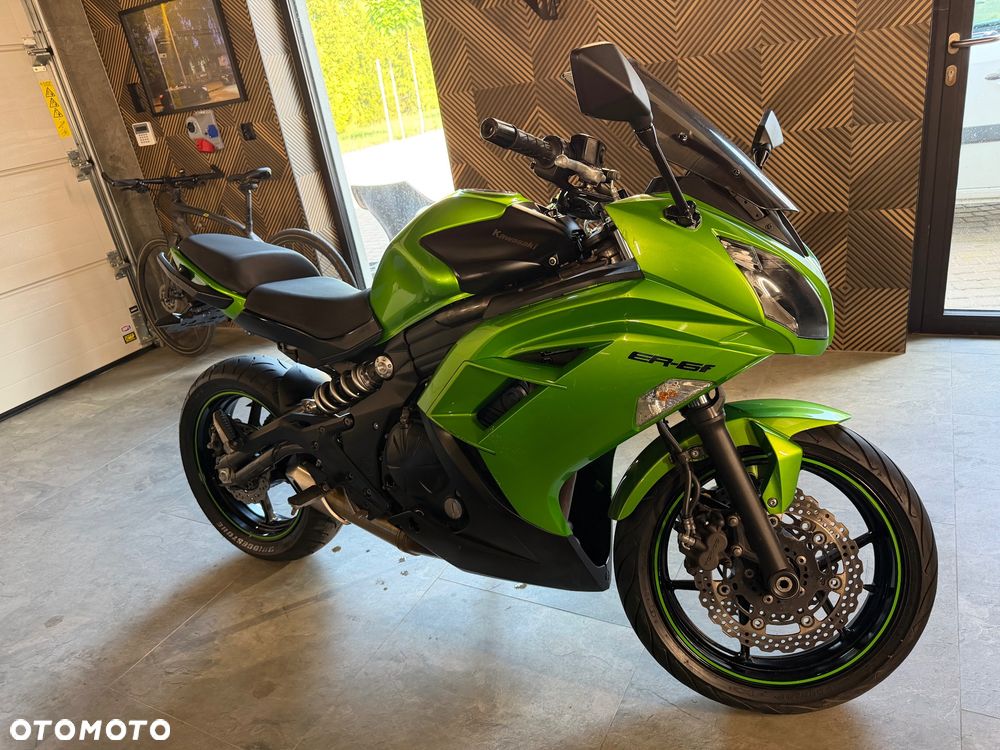 Kawasaki ER - 8